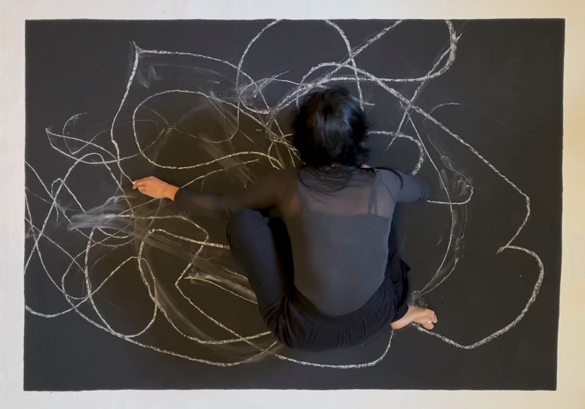 Load video: “Freedom within a Square", 2023, Olivia Kamradt, Performative Artwork from the tv-series "Kunst i Nærheden", on TV2 Play, 2023